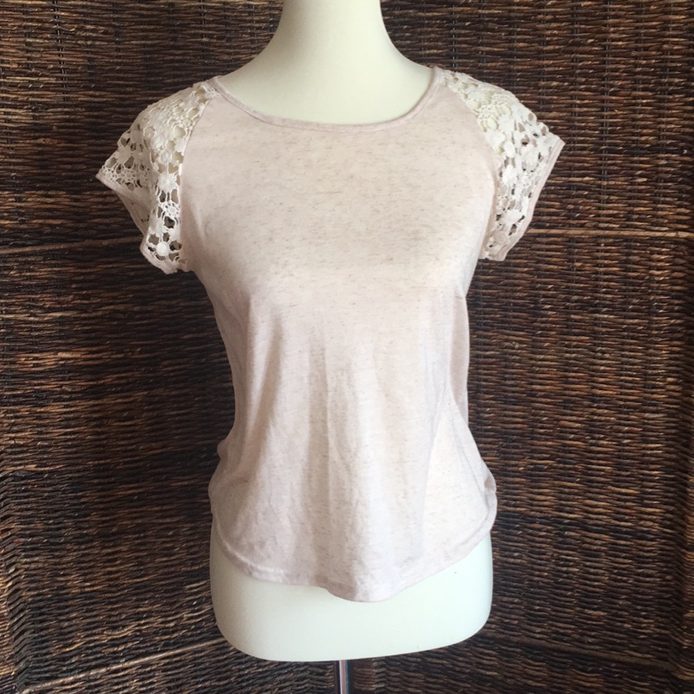 Keds shirt size small. Beige